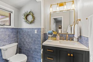 Bathroom - The Willow House-Remodeled Near The Black Canyon (Montrose)