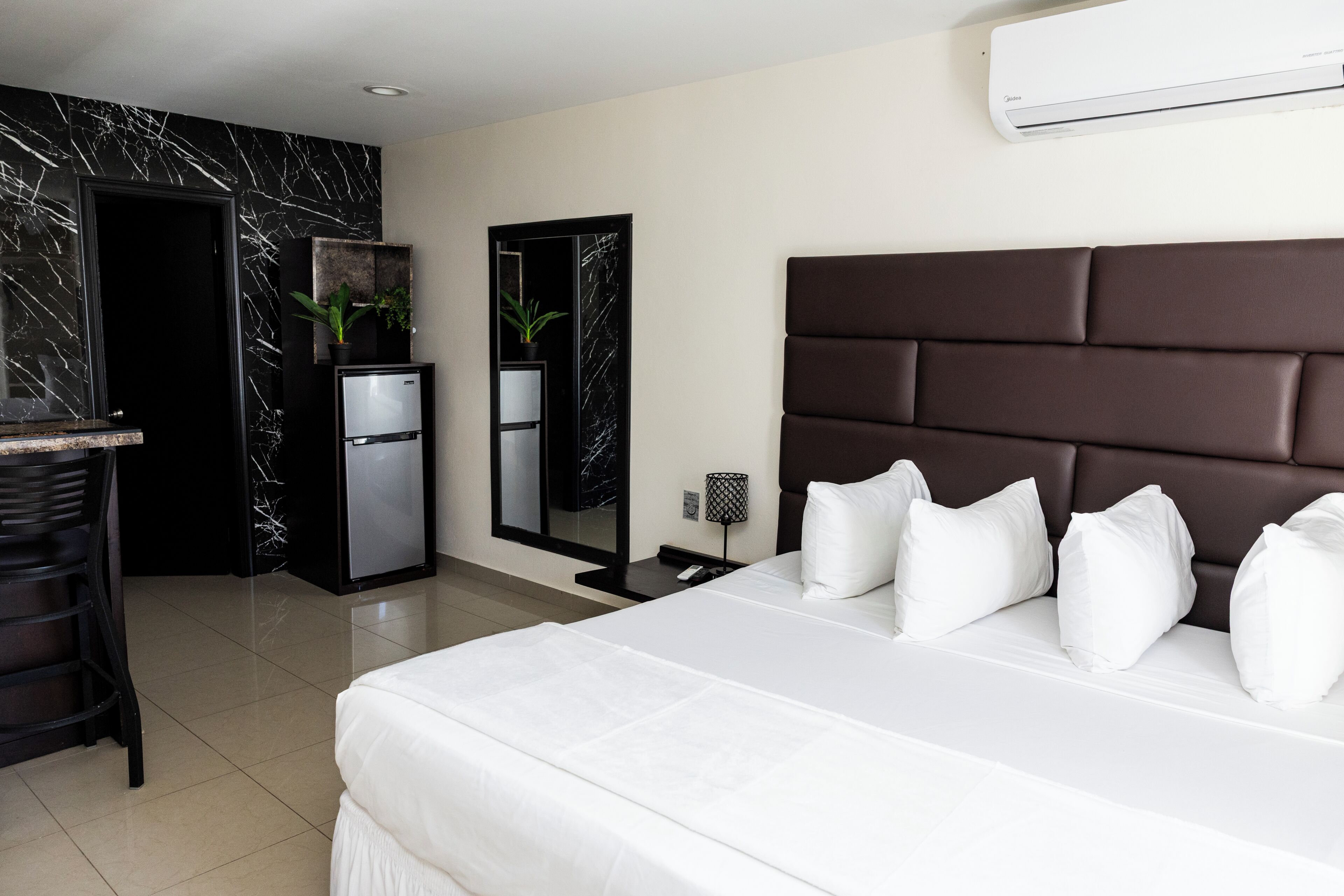 1 bedroom, iron/ironing board, internet, bed sheets