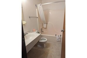 Basic Single Room | Bilik Mandi