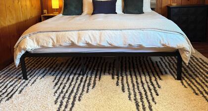 A Cozy Retreat tucked into one of Fork‘s historic industrial neighborhoods