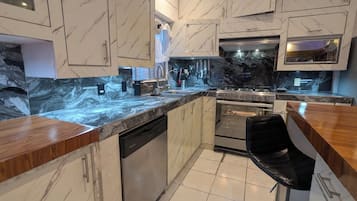 Classic Apartment | Private kitchen