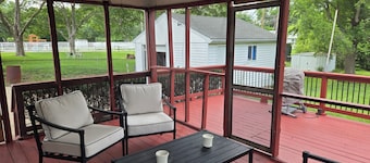 Cozy 3 BDRM Home 3 minutes to Arrowhead & Kauffman Stadium