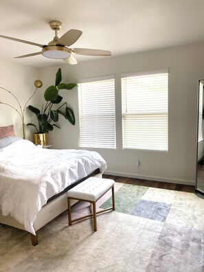Desk, iron/ironing board, Internet, bed sheets - Sunny Home, Private Pool/Spa, In-home Gym! A GEM! (Austin)