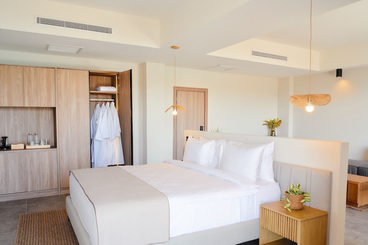 Superior Room, Balcony, Ocean View | Desk, blackout drapes, iron/ironing board, free WiFi