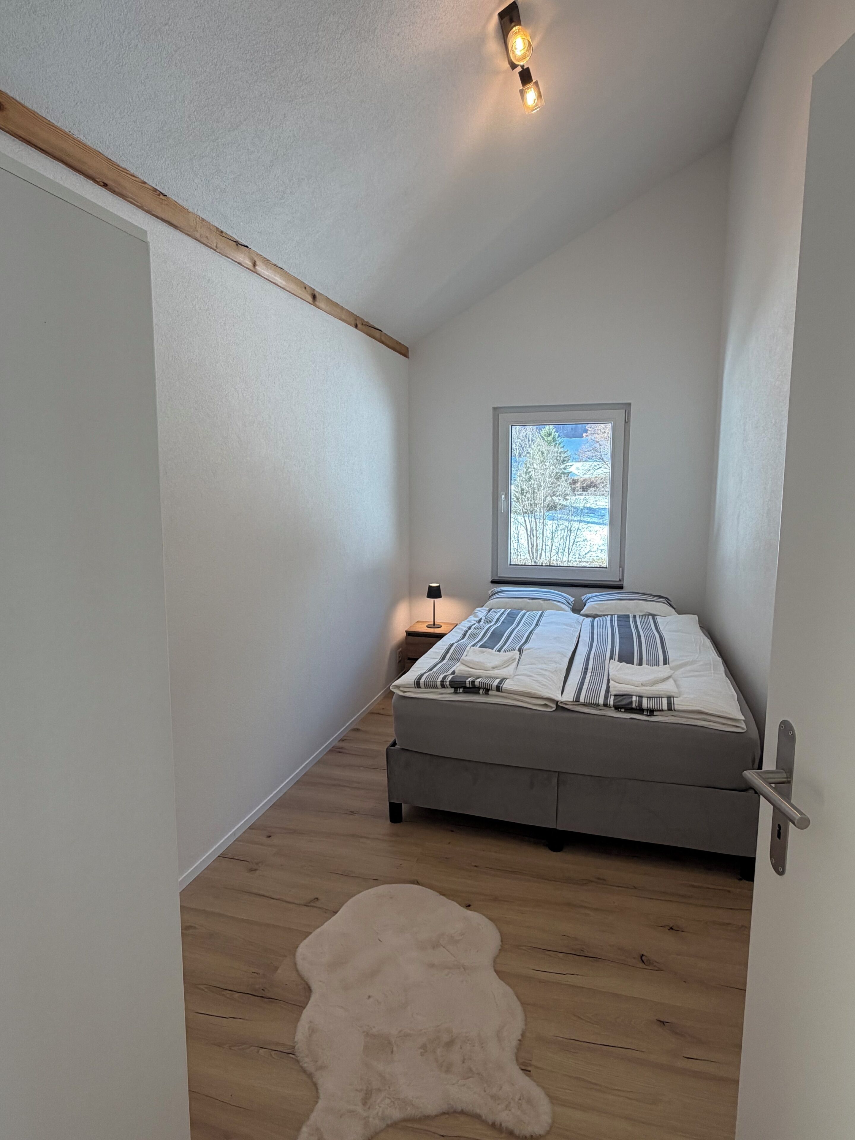 3 chambres, fer et planche à repasser, Wi-Fi, draps fournis