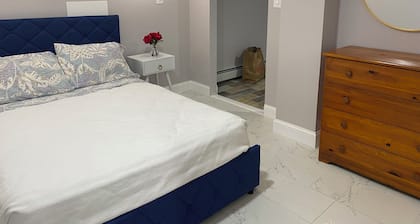 Cozy Comfortable 1-Bedroom Stay in Beautiful New London/ Couples & Solo Traveler