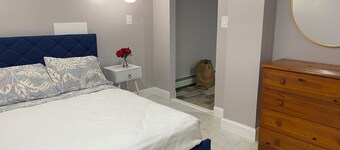 Cozy Comfortable 1-Bedroom Stay in Beautiful New London/ Couples & Solo Traveler