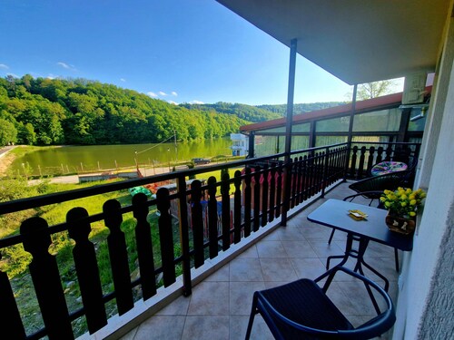Rebeka Apartment - Peaceful 1-bedroom apartment with AC in charming Tryavna