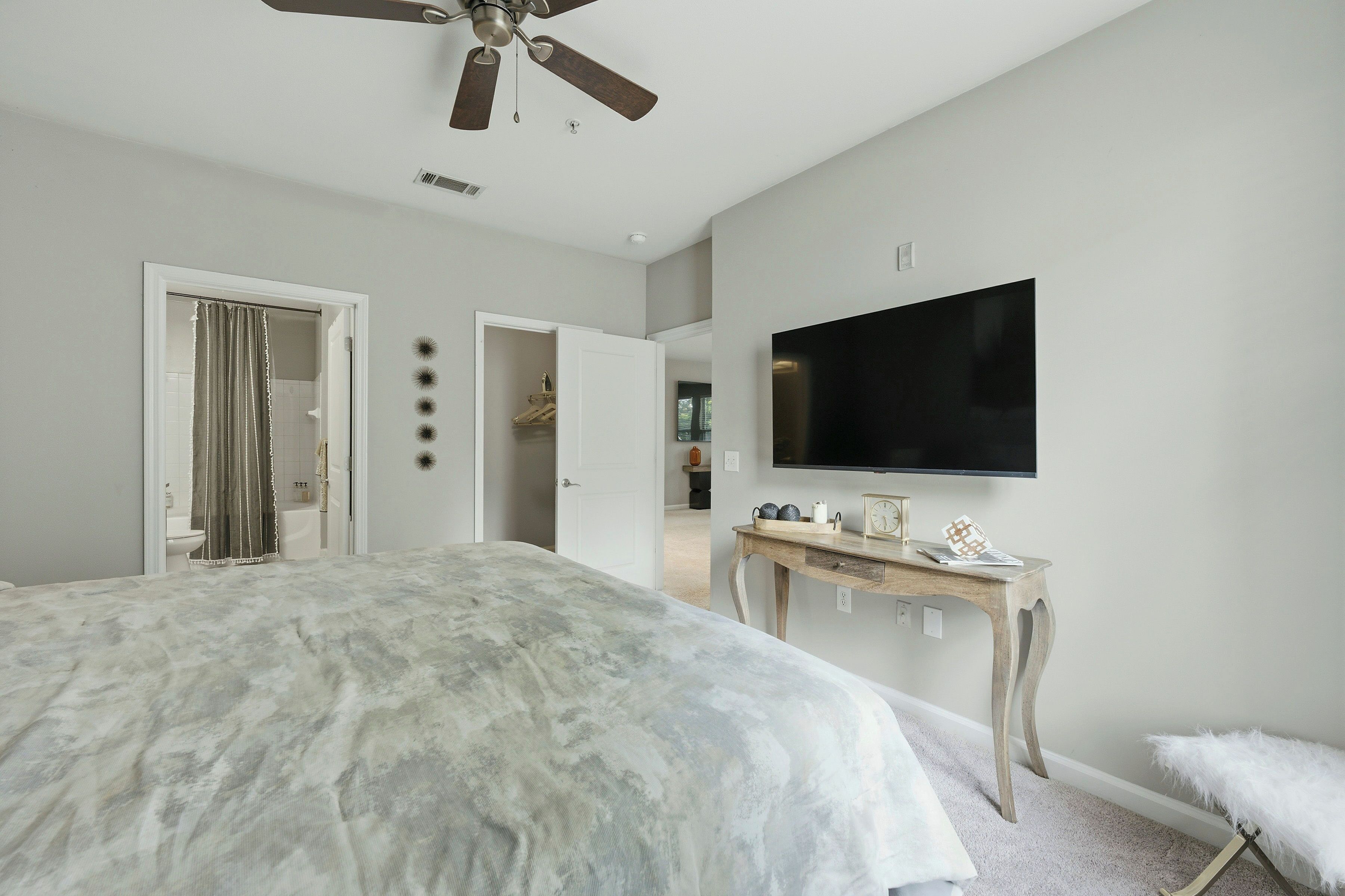2 bedrooms, iron/ironing board, WiFi (free), bed sheets