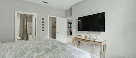 2 bedrooms, iron/ironing board, WiFi (free), bed sheets