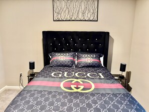 2 quartos, ferros/tábuas de passar roupa, Wi-Fi, roupa de cama