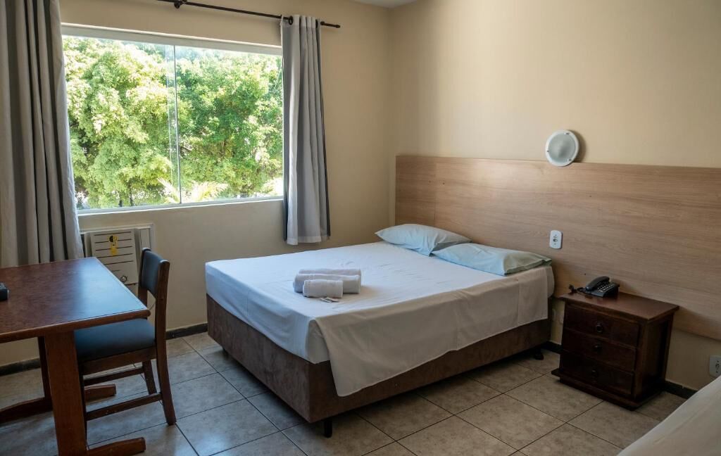 Basic-Doppel- oder -Zweibettzimmer