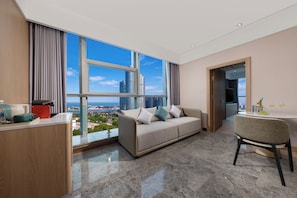 Suite, 1 habitación | Edredón y artículos del minibar gratis 