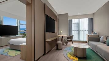 Suite, 1 habitación | Edredones de plumas y minibar (con algunos artículos gratuitos)
