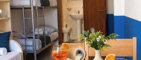 1 habitación y ropa de cama