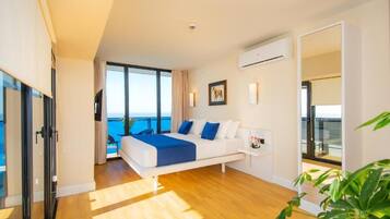 Luxury Suite, Balcony, Sea View | Free WiFi