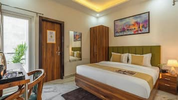 Luxury-Zimmer | Schreibtisch, laptopgeeigneter Arbeitsplatz, kostenloses WLAN