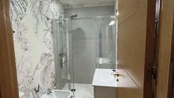 Habitación Confort, 1 cama Queen size, baño privado | Baño