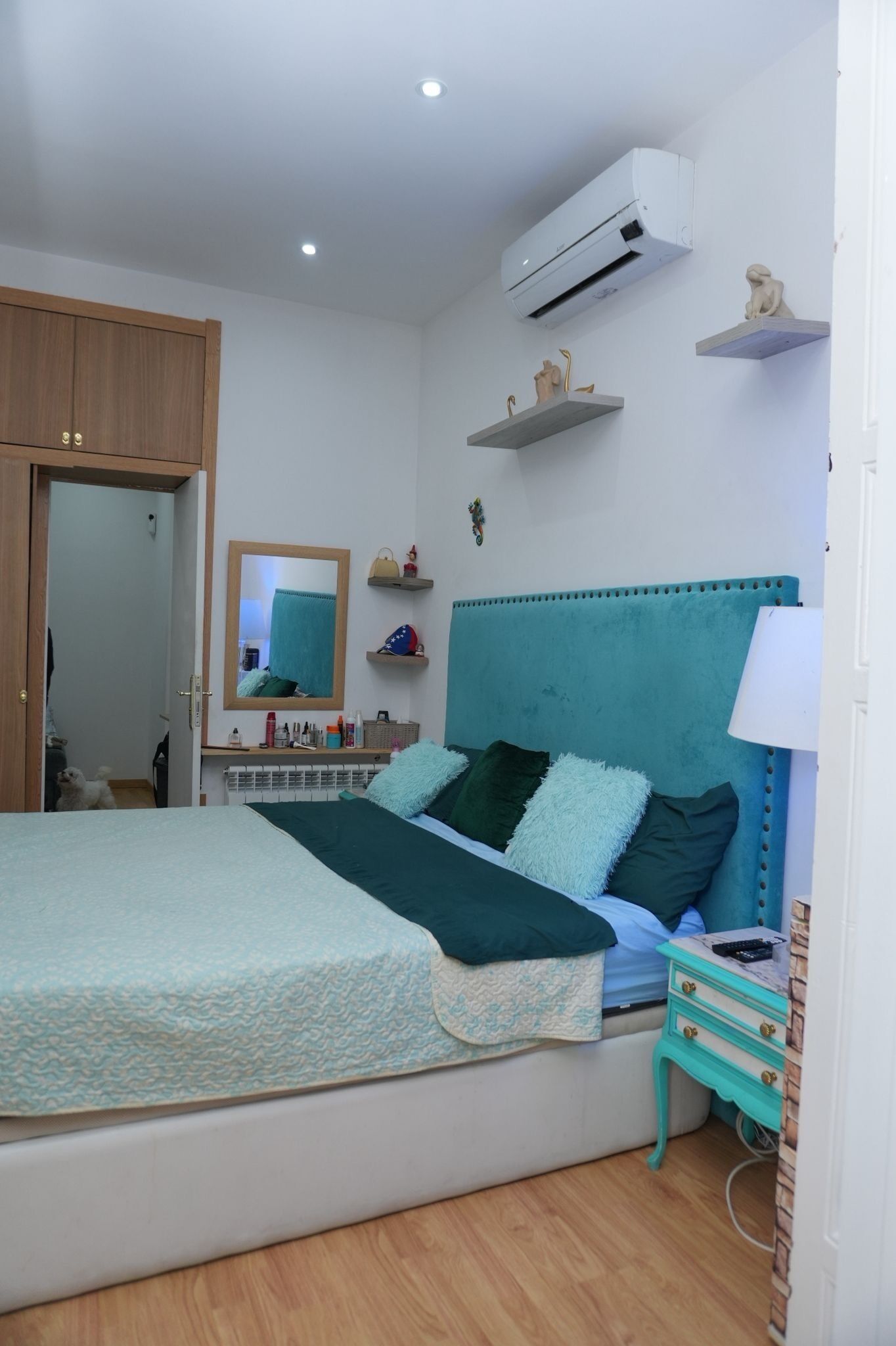 Quarto luxo | Wi-Fi de cortesia, roupa de cama