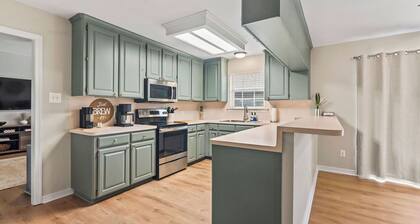 Casa Conchos - Aggie Game Day Retreat - Sleeps 8 - Near Texas A&M campus