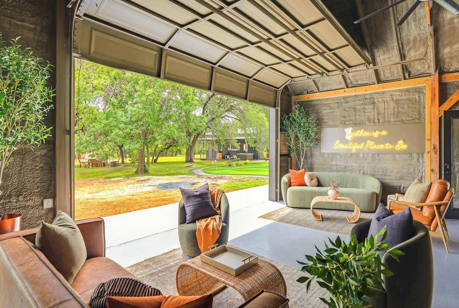 Stillstone Ranch | 10-acre Group Retreat | Pool & Spa | Sleeps 32 | Driftwood - Driftwood, TX