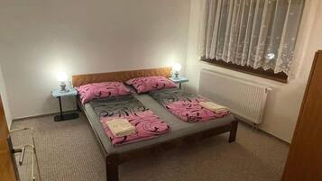 2 Schlafzimmer, Bügeleisen/Bügelbrett, WLAN, Bettwäsche