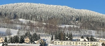Nabízíme Vám ubytování v malebném horském městečku Rokytnice nad Jizerou.