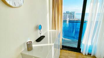 Family Suite, Balcony, Sea View | Interior