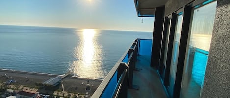 Suite familiale, balcon, vue sur la mer | Terrain de lâhĂ©bergement