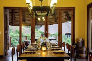 Dining - The Monarch  Villa (Machangulo)