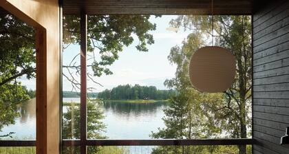 Architect-designed cabin with Harefjord views