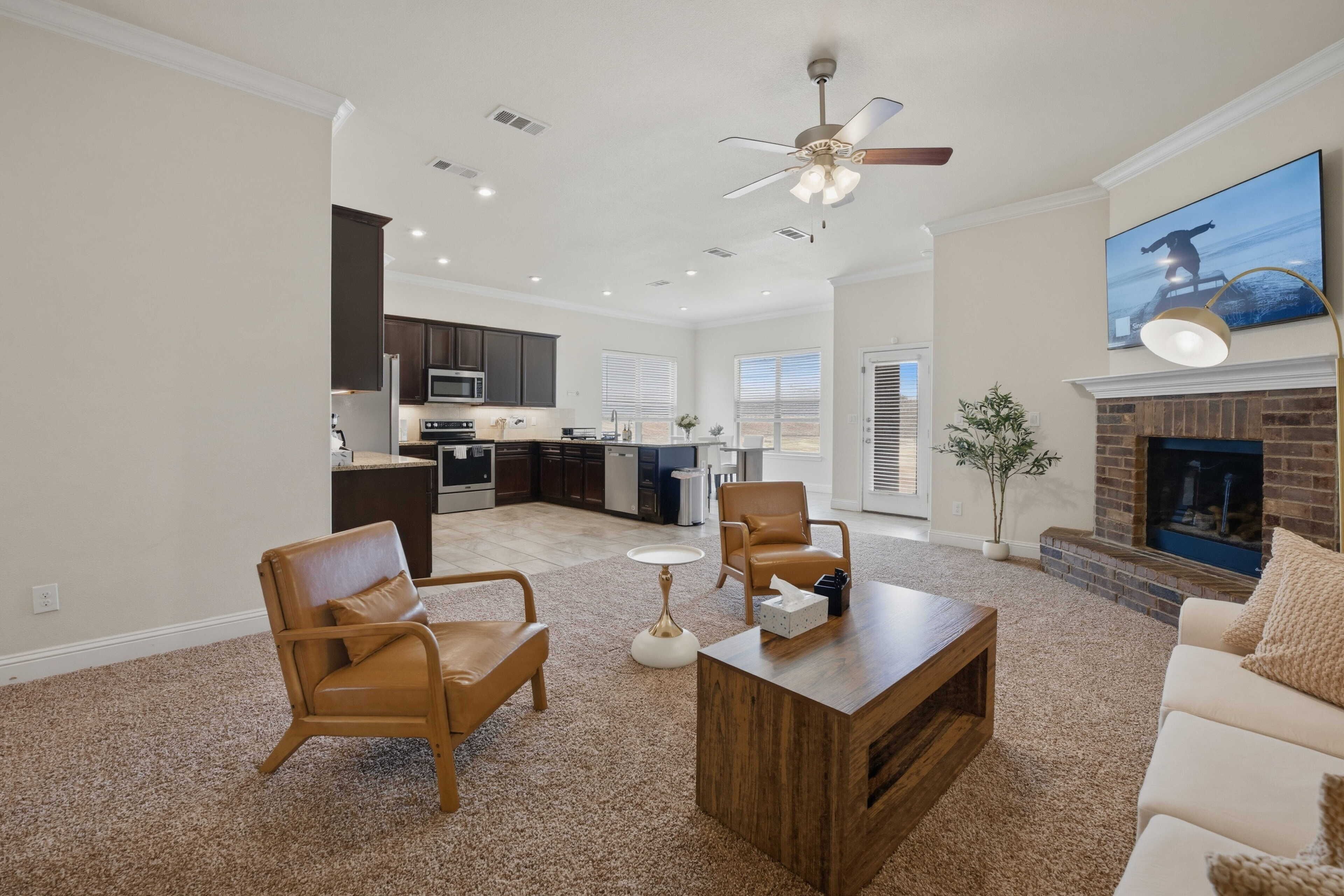 House, 4 Bedrooms, Executive Level | Living area