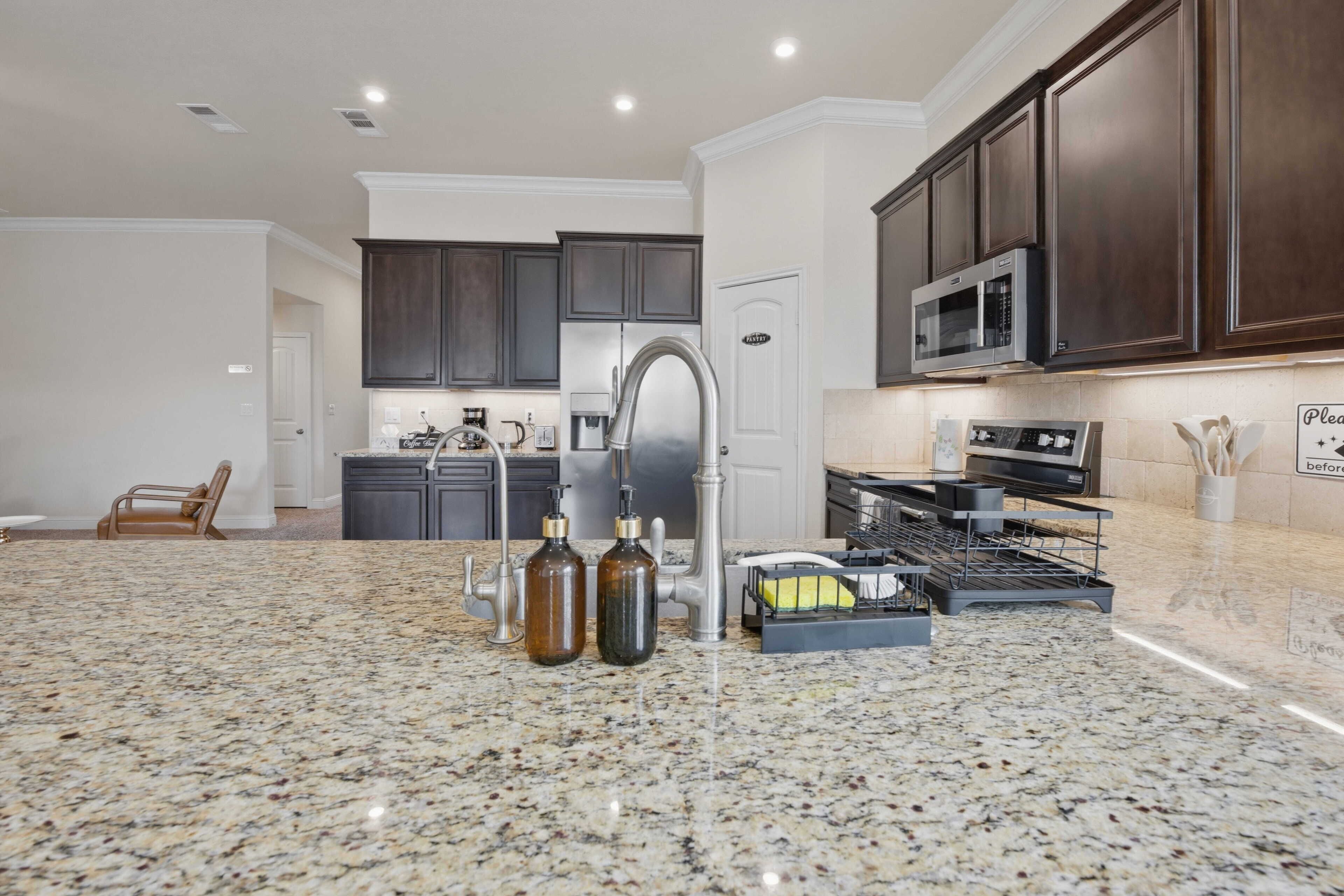 House, 4 Bedrooms, Executive Level | Private kitchen | Full-size fridge, microwave, oven, stovetop