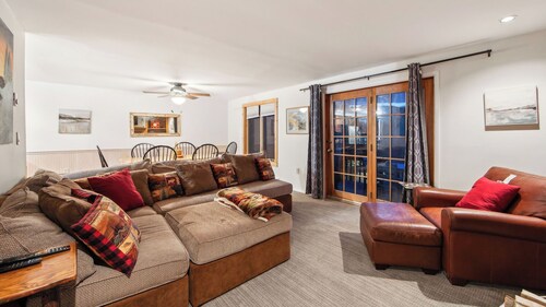 Hudson by Avantstay Heated Pool + Rec Center Near Gore Mountain