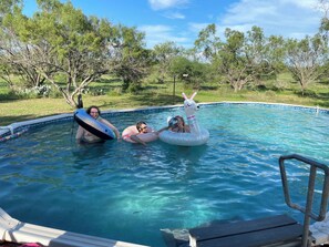 Outdoor pool - Cozy 1-bedroom cottage in serene Jourdanton with private pool and deck. (Jourdanton)