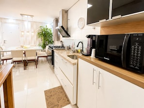 Private kitchen - Family Minelli - Ocean View, 3 Suites, Excellent for Families (Bertioga)