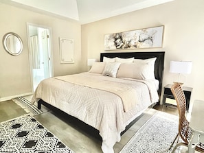Room - 3bd/2ba Dream Home, Fenced Yard with Hot Tub, Fire Pit, PET FRIENDLY, in Newnan! (Newnan)