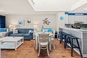 Interior - Pelicans Landing 321 3 BR Beach/Pool (Myrtle Beach)
