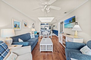 Smart TV - Pelicans Landing 321 3 BR Beach/Pool (Myrtle Beach)