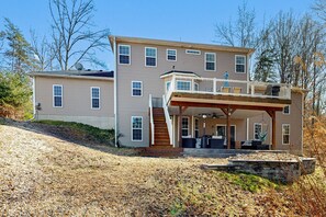Exterior - Stellar Lakefront Oasis With Kayaks, Sup, Firepits, Dock, & Games - Dog-friendly (Mineral)