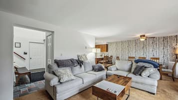 House (2 Bedrooms) | Front of property