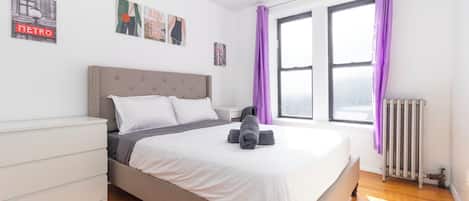 2 bedrooms, internet, bed sheets