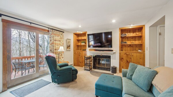 Chatiemac By Avantstay Wood Fireplace + Resort Pool + Game Room Ski Retreat - State of New York