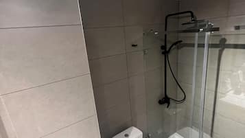 Free toiletries, soap, shampoo, toilet paper