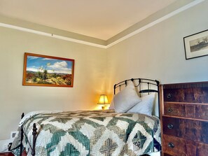 1 chambre, fer et planche à repasser, Wi-Fi gratuit, draps fournis