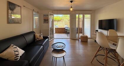 APARTEMENT LE TEYCHAN - Nature & Comfort Apt in Arès – 4 Guests
