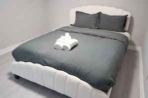 6 Schlafzimmer, Bügeleisen/Bügelbrett, kostenloses WLAN, Bettwäsche