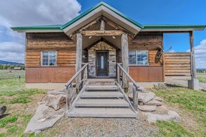 Exterior - Newly Added! Spacious 4 Bedroom Cabin • Hot Tub • Just 25min to West Yellowstone (Island Park)