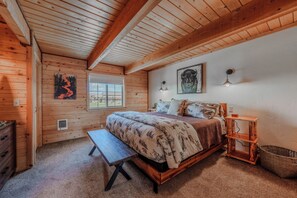 Room - Newly Added! Spacious 4 Bedroom Cabin • Hot Tub • Just 25min to West Yellowstone (Island Park)