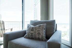 Interior - Aloha Paradise - Beachfront Condo Stunning Upgrades 3BR/2.5 BA Steps to Sand (Indian Rocks Beach)